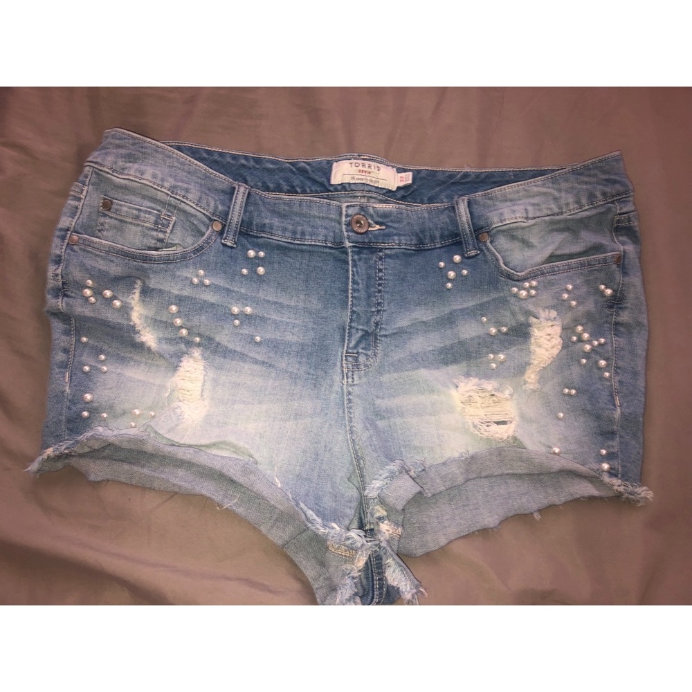 Pearl studded shorts